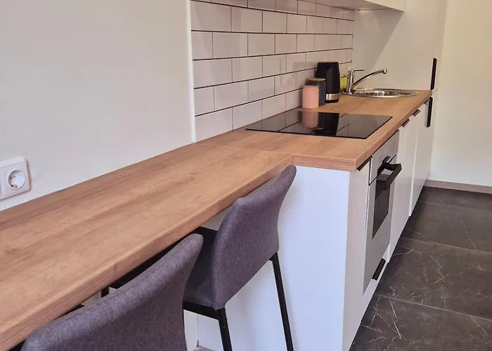 Sv2 Marie Oldtown Self Check-in By Quarterstays